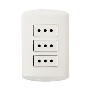 Placa Armada Enchufe Triple 10 A Blanco