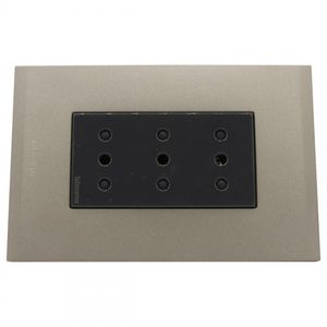 Placa Armada Enchufe Triple 10 A Nóbile Terra