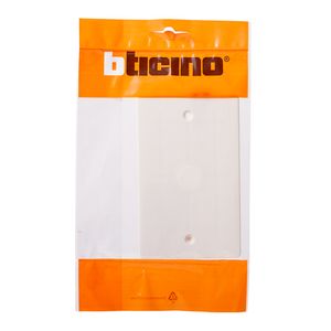 Tapa Ciega Plástica Rígida Con Tornillos