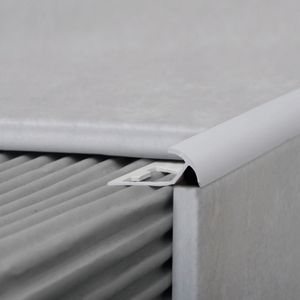 Guardacanto PVC Plus 9 mm 2,44 m Gris Claro