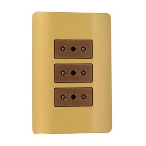 Placa Armada Enchufe Triple 10 A Génesis Dorado
