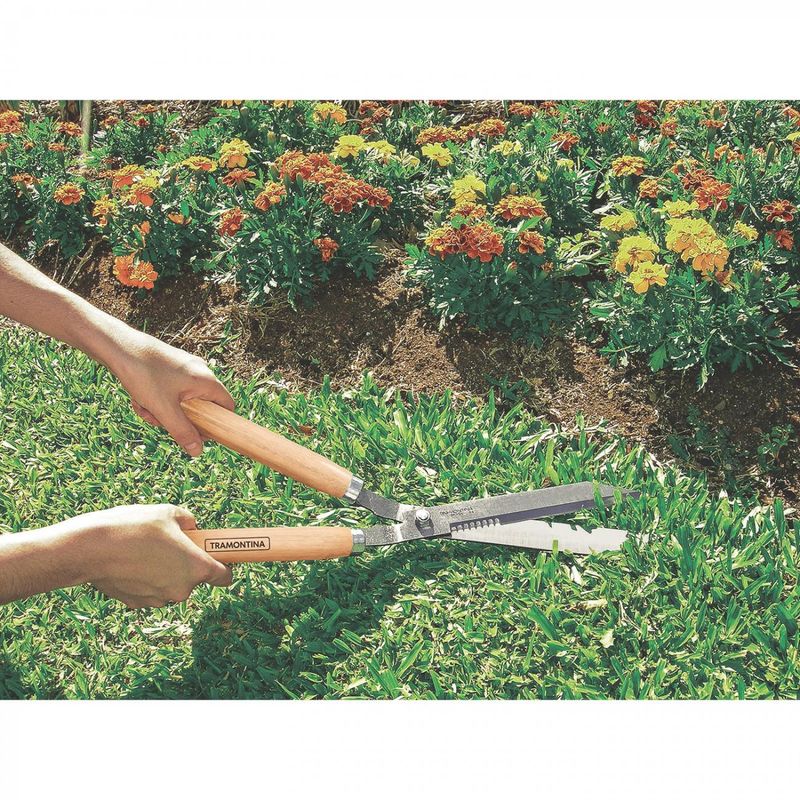 Tijera-para-Cerca-Viva-o-Cesped-12-Laminas-con-Dientes-y-Pulidas-Mangos-de-Madera-49225_4