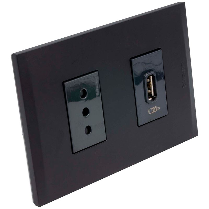 Placa-Armada-Enchufe-Simple-10A-UsbA-Nobile-Negro-246669_2