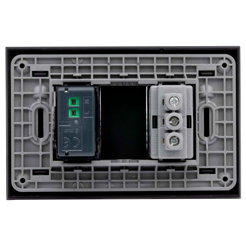 Placa-Armada-Enchufe-Simple-10A-UsbA-Nobile-Negro-246669_4