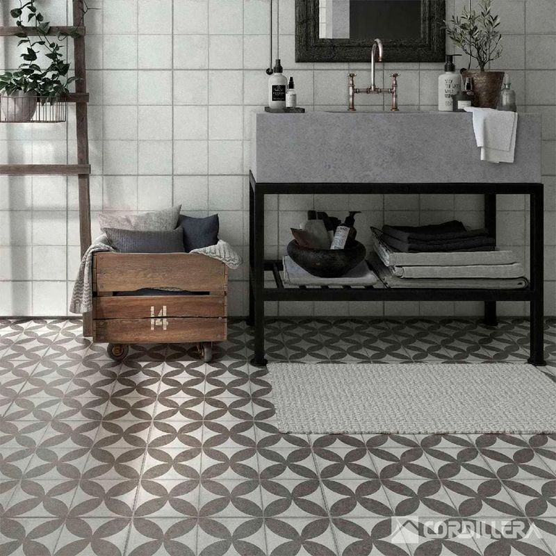 Ceramica-Piso-Flower-45-3-x-45-3-CM-2-05-M2-Negro-239927_4.jpg