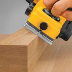 Cepillo-Electrico-D26677K-1Mm-550W-228212_3